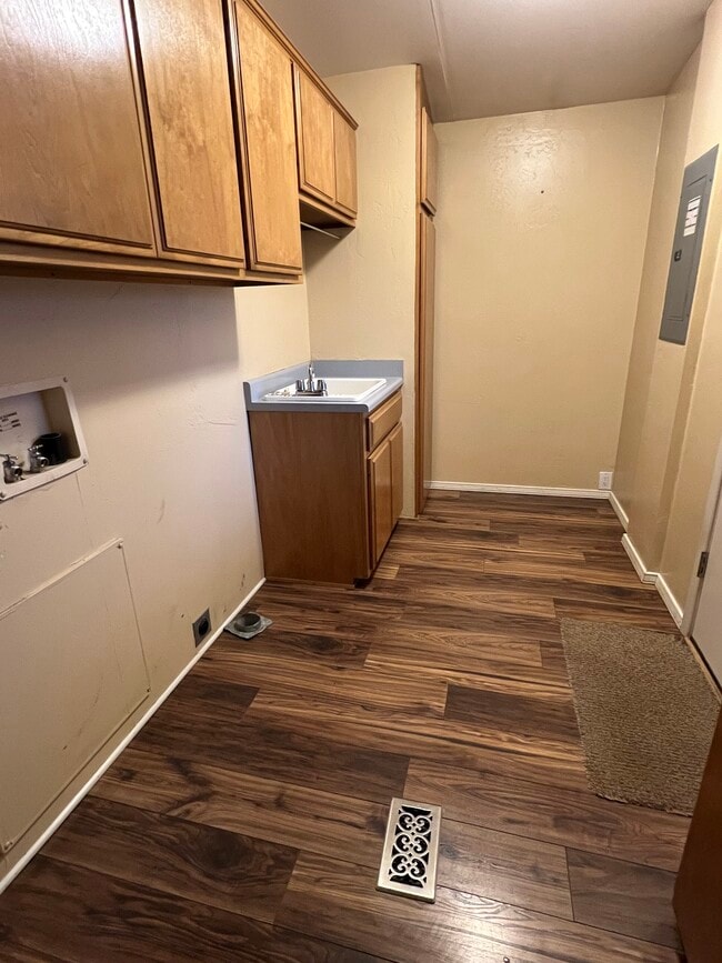 Laundry room - 113 Drake Rd