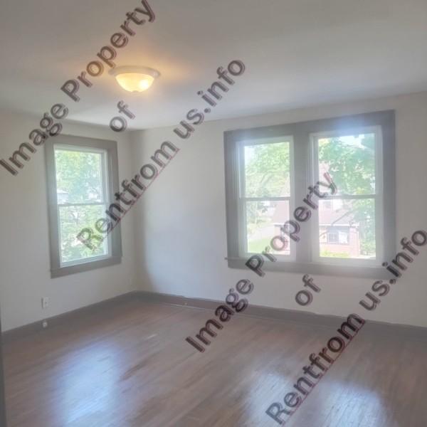 Building Photo - 743 S Terrace Ave