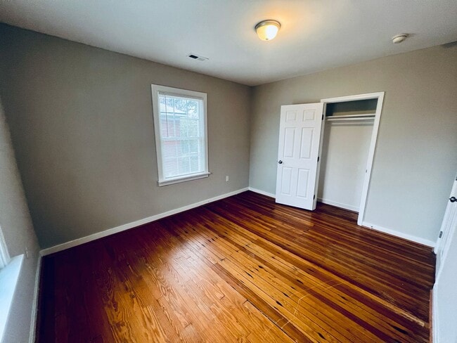 Building Photo - Beautifully Renovated 4bdrm/2bth Home Located in Richmond's Southside!!