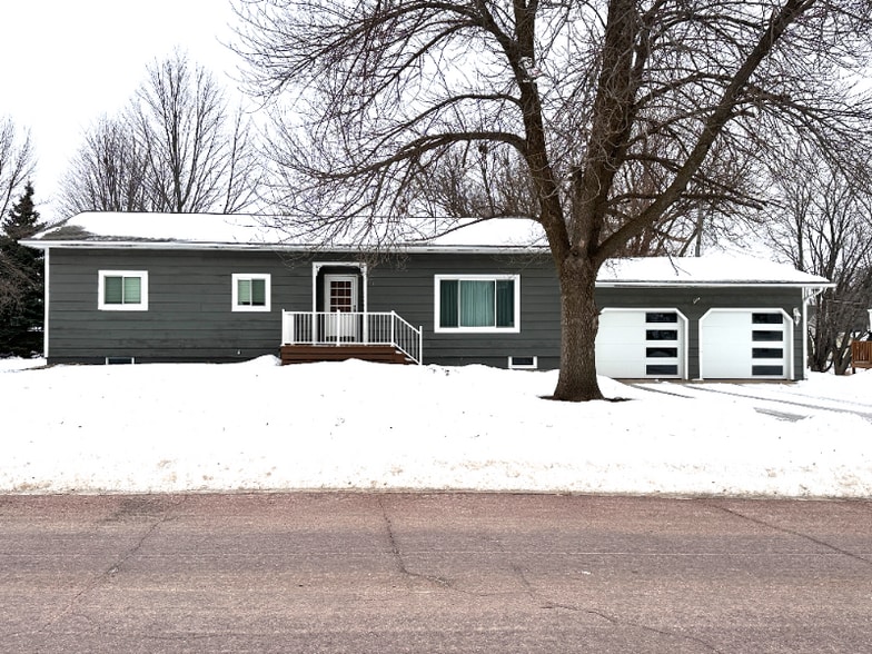 Primary Photo - 101 Ave A E