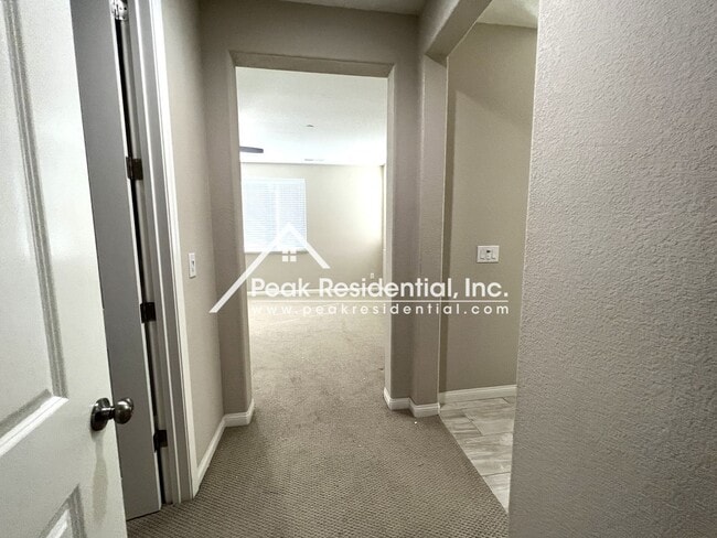 Building Photo - Updated 4bd/3ba Fair Oaks Home with Large ...