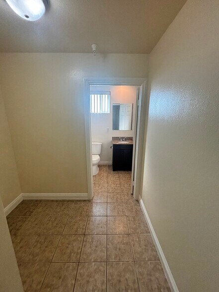 Building Photo - 430 E 118th St