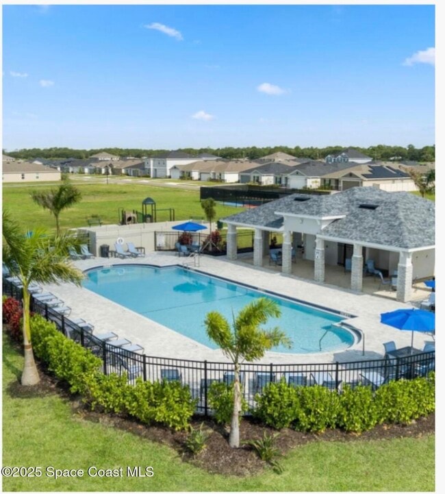 Building Photo - 641 Hugo SE Dr