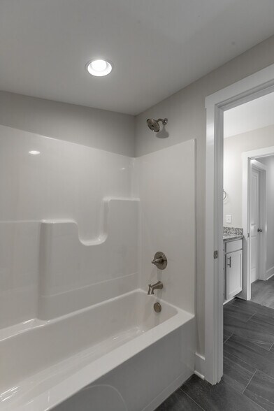 Building Photo - 4659 Heiskell Dr