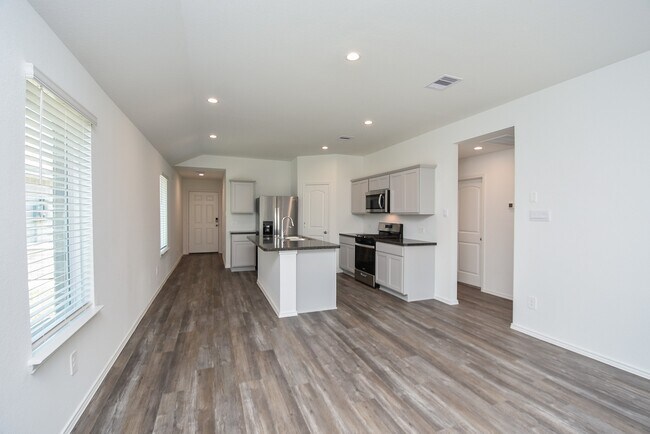 Building Photo - 5735 Sycamore Glen Dr