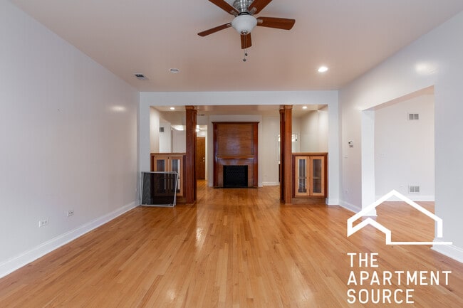 Building Photo - 4502 N Sheridan Rd