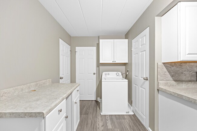 Building Photo - 332 Maple Ave