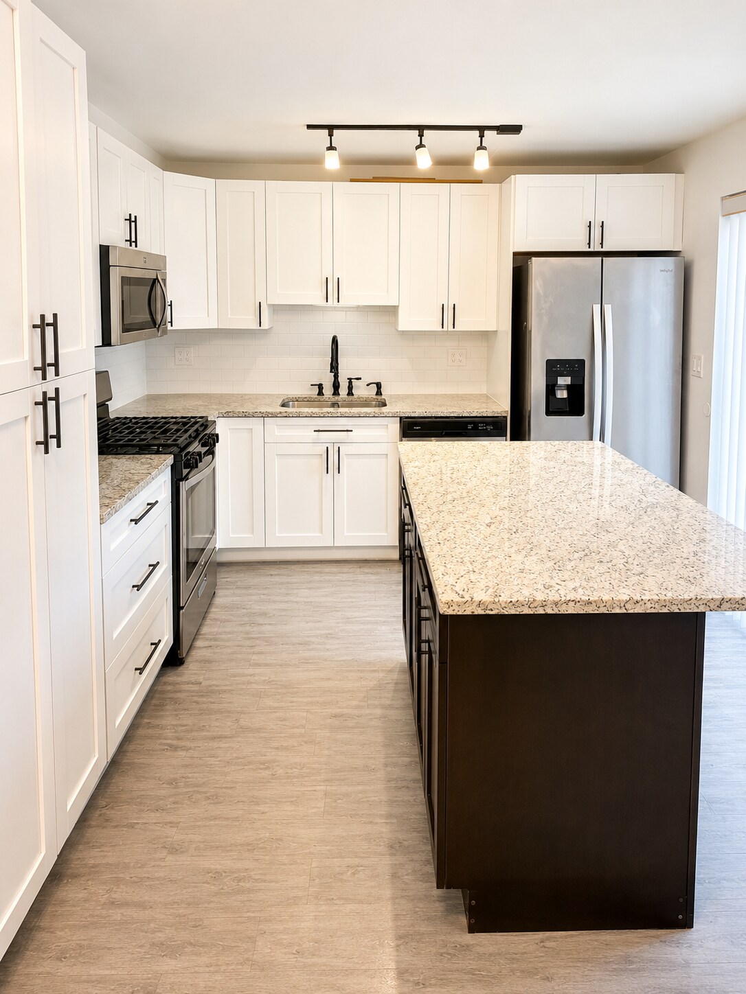 Building Photo - 3359 Gardens East Dr