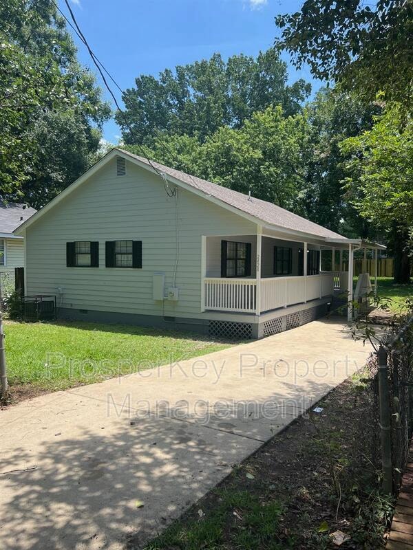 Primary Photo - 2428 Palmetto St