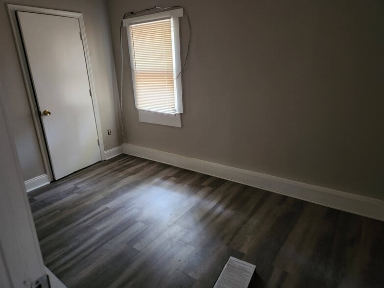 Building Photo - 55 Belmont Ct