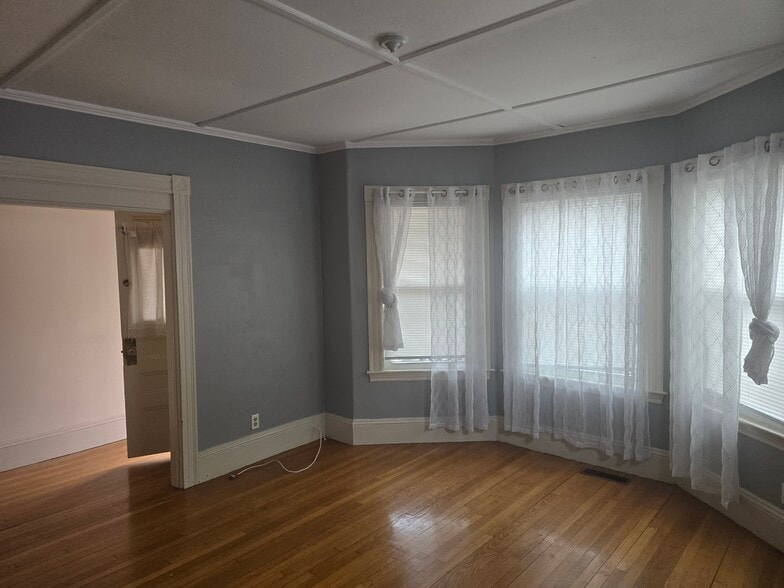 Living room - 17 Mason St