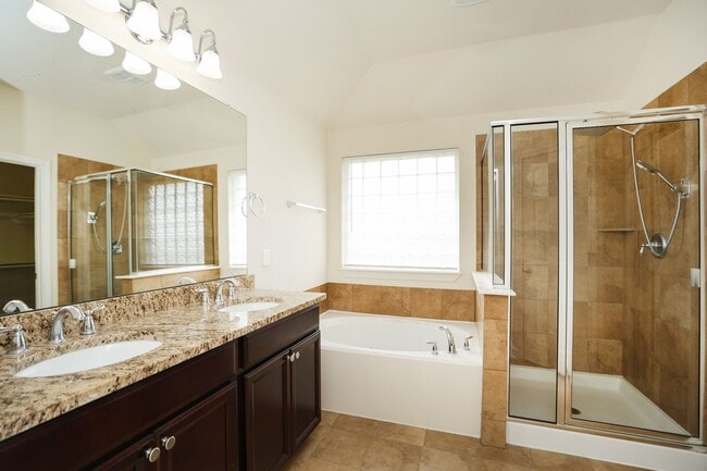 Building Photo - 9960 Golden Field Ln