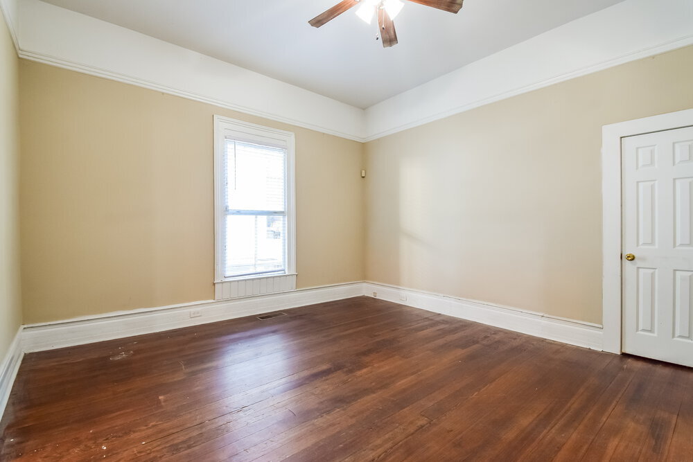 Building Photo - 114 E Broad St