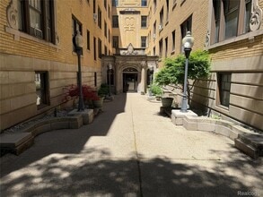 Building Photo - 120 Seward Ave