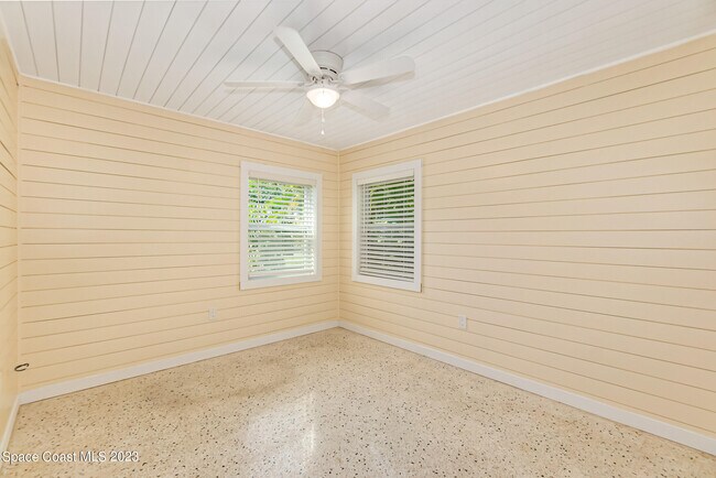 Building Photo - 2040 Palm Ave