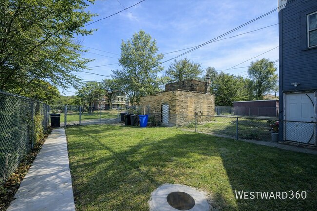 Building Photo - 6550 S Drexel Ave