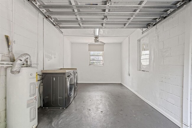 Building Photo - 10401 NE 2nd Ave