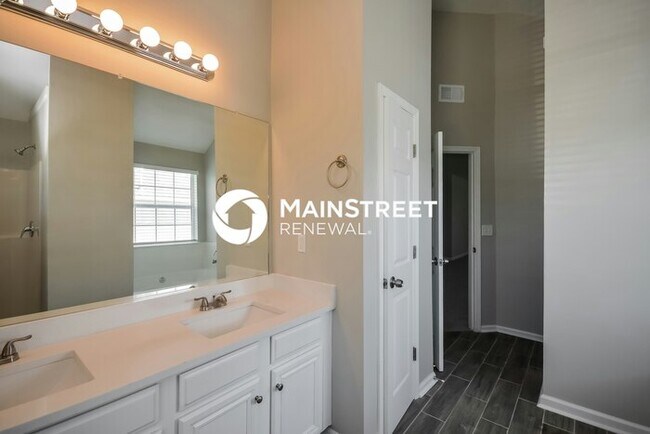Building Photo - 6 Bedroom Pet-Friendly Home in COVINGTON, GA with Main Street Renewal
