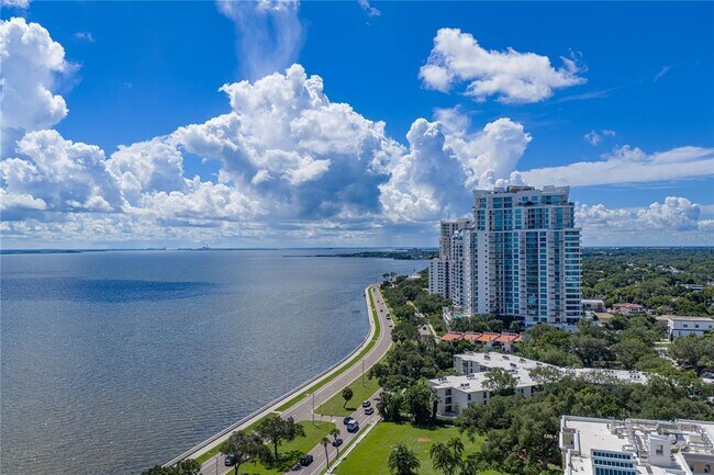 Building Photo - 3301 Bayshore Blvd