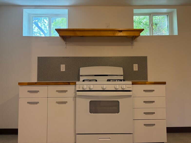 Building Photo - 1530 S 4th St