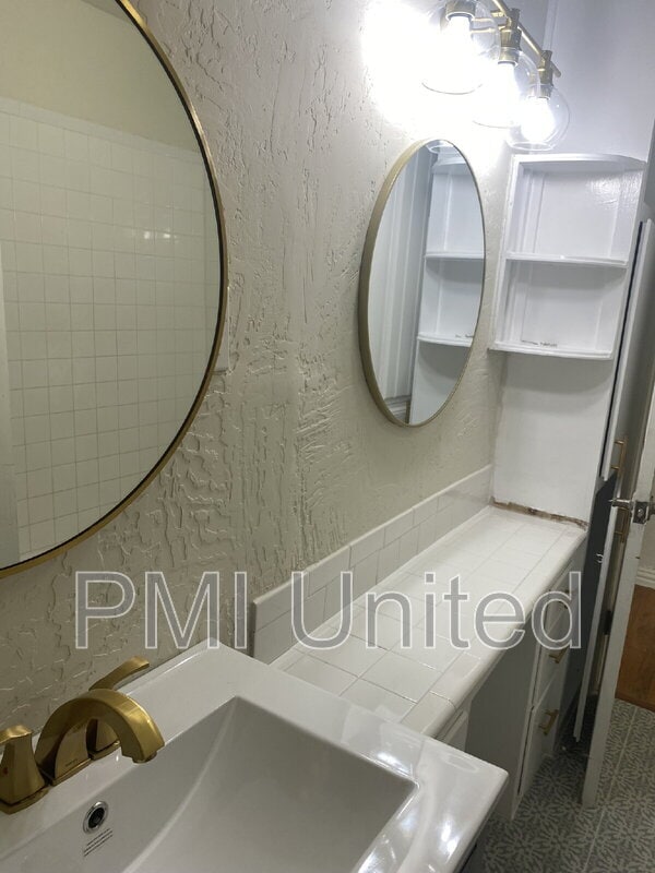 Building Photo - 510 Panhandle St