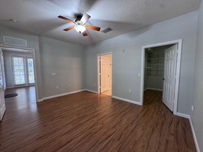 Building Photo - Bright and Inviting 3 bedroom, 2 Bath Condo in Desirable Baldwin Park
