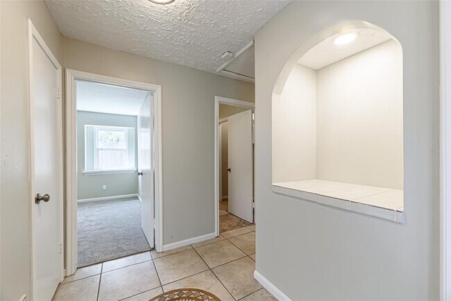 Building Photo - 102 Butlers Ct