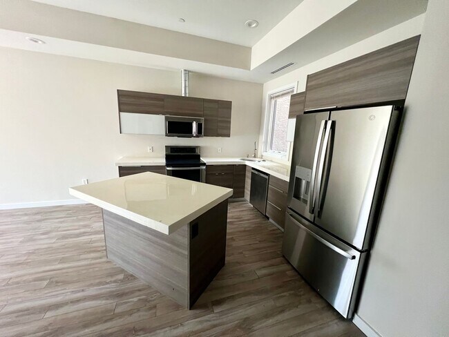 Building Photo - 932 N Marshall St