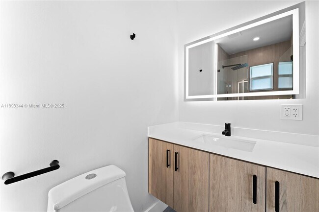 Building Photo - 8560 SW 126th Terrace