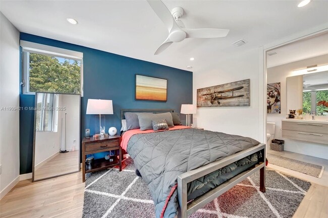 Building Photo - 544 N Victoria Park Rd