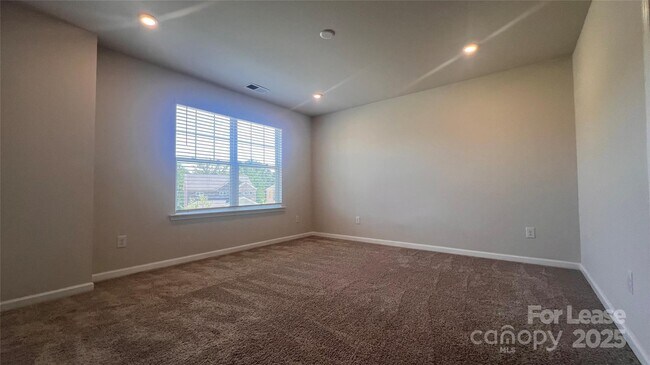 Building Photo - 8110 Whitegrove Rd