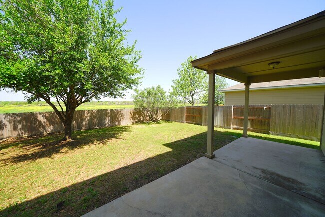 Building Photo - Great 4 Bedroom Home Now Available in Cibo...