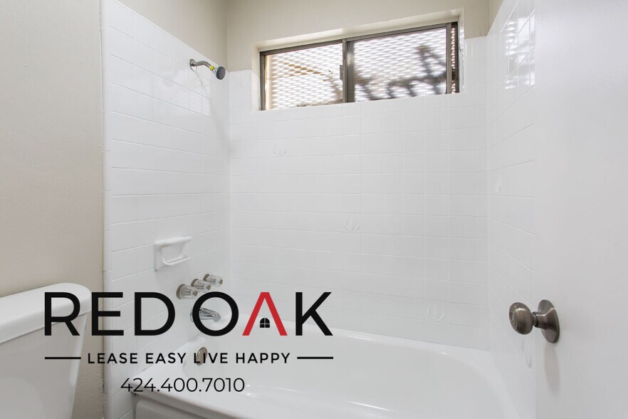 Building Photo - 615 Erie St