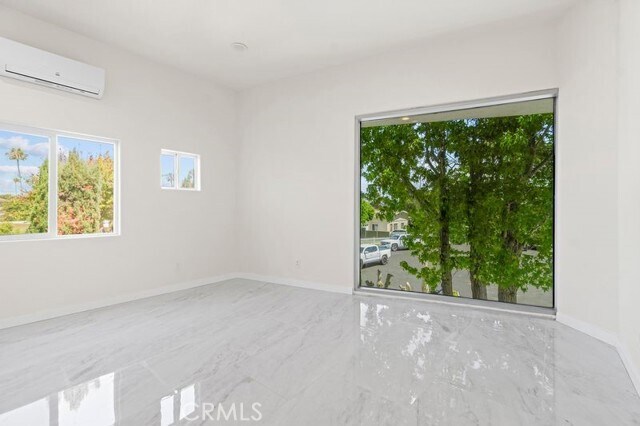 Building Photo - 1580 San Bernardino Pl
