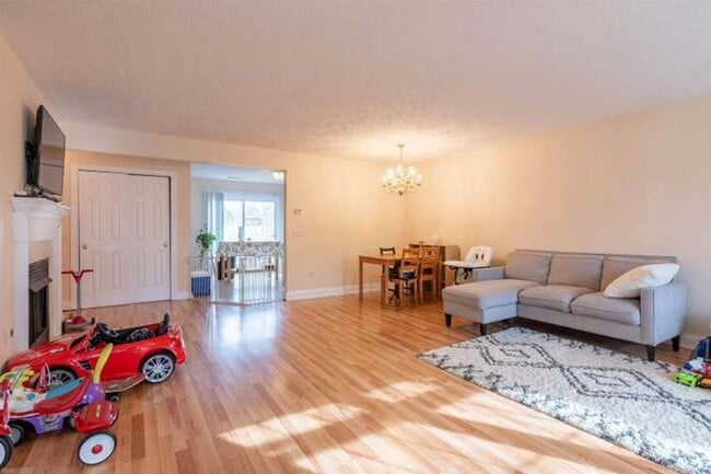 Building Photo - Spacious Townhome in Christiansburg, VA.