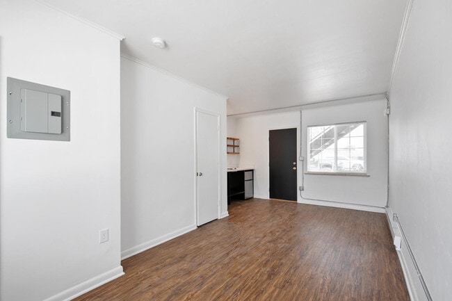 Building Photo - 8600 E Colfax Ave