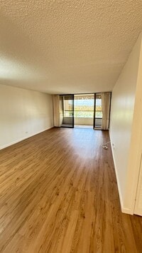 Building Photo - For Rent – Spacious 2 Bedroom, 2 Bath Cond...
