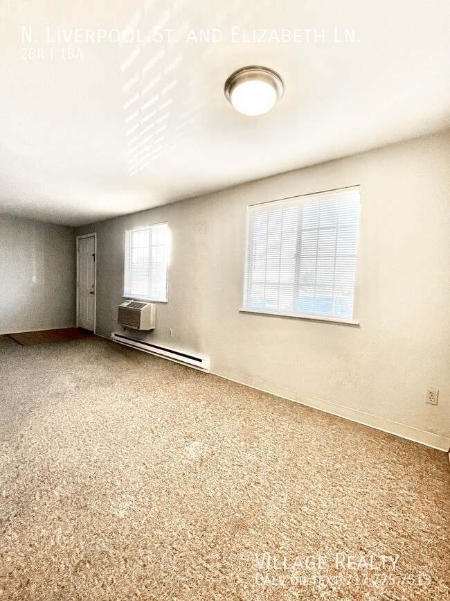 Building Photo - Few Steps! Top floor! Affordable 2-Bed wit...