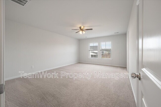 Building Photo - 208 Evergreen Ave