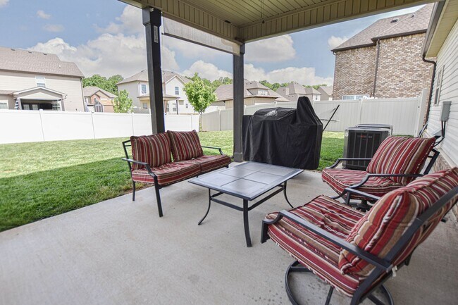 Building Photo - Pet Friendly Four Bedroom!