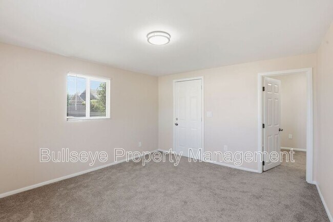 Building Photo - 830 N 10th St