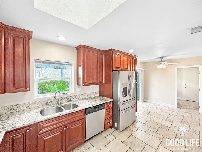 Building Photo - Charming 3BD/2BA w/ A/C, Attached Garage, and Large Yard in La Mesa!