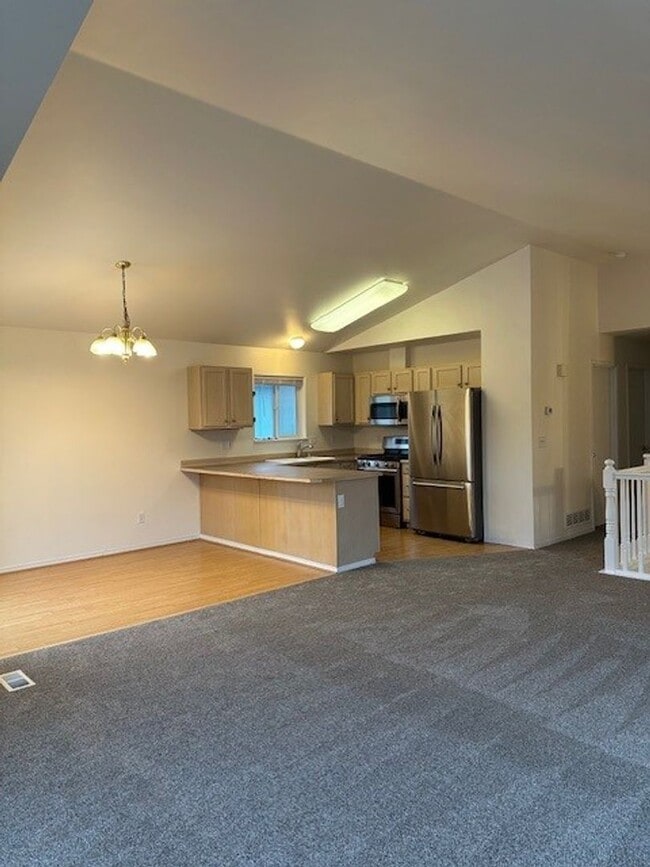 Building Photo - Tranquil Cul-de-Sac Charm: Inviting 3BR, 2BA Home in South Anchorage