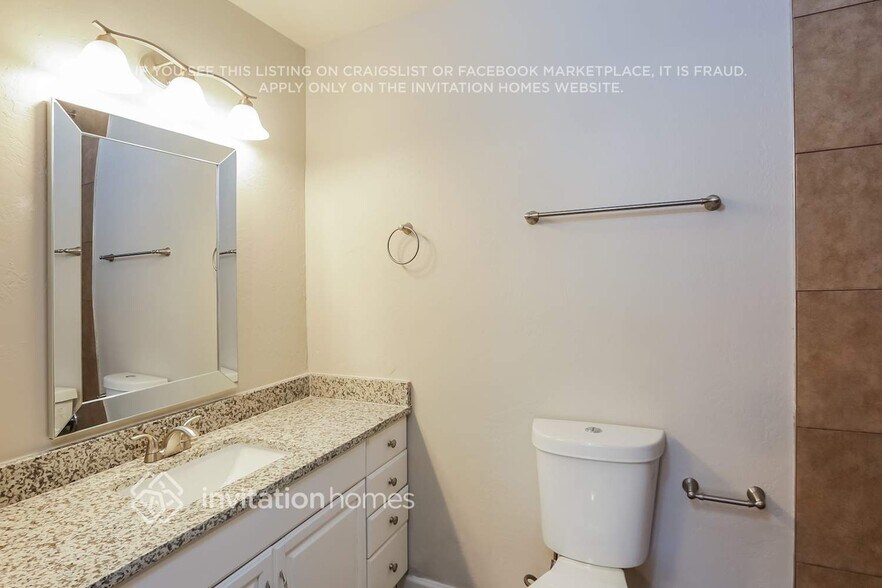 Building Photo - 818 E Ardmore Rd