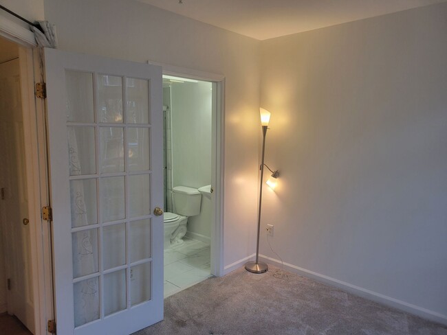 Building Photo - Lovely 3 BR/3.5 BA Townhome in Hanover!