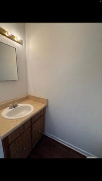 Building Photo - 696 Tyner St