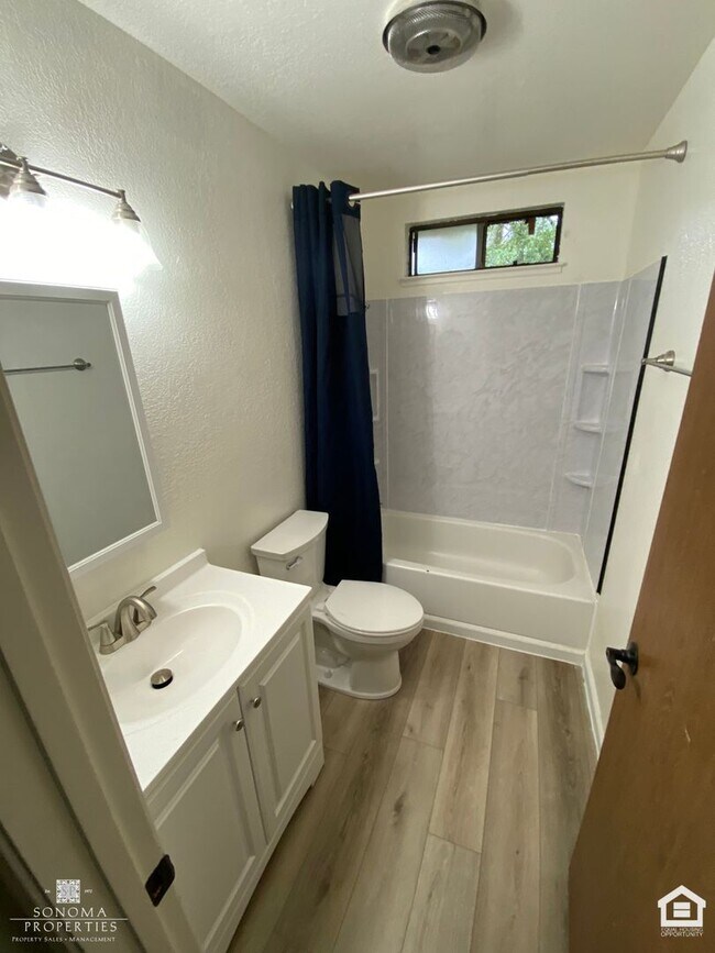 Building Photo - Charming  2BD/2BA Home in Sonoma