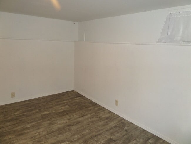 Building Photo - 6523 35th Ave SW