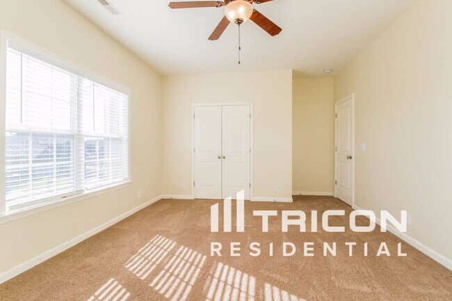 Building Photo - 1513 Barnsley Dr