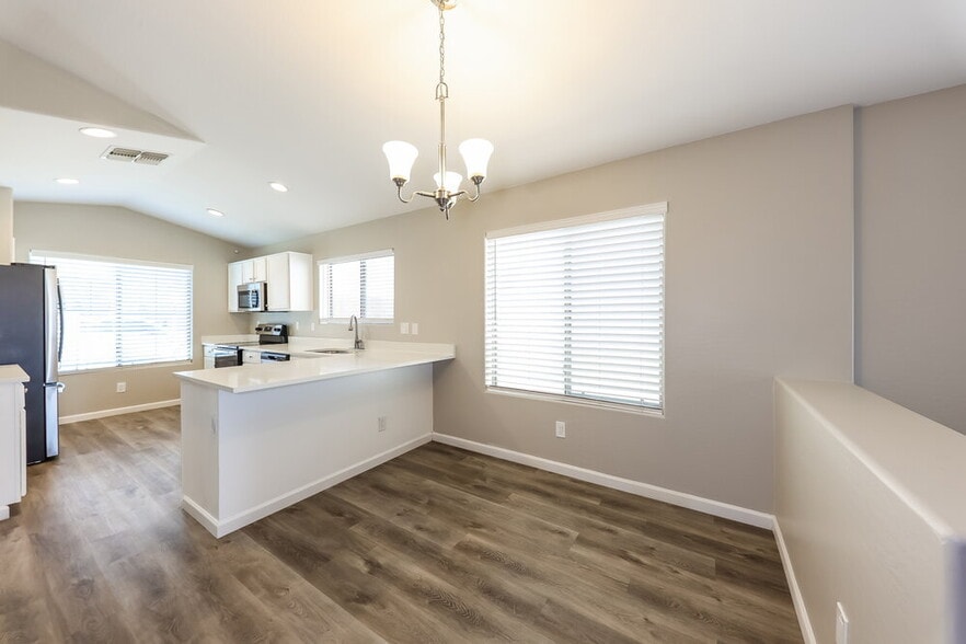 Building Photo - 10016 W Gross Ave